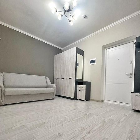 Beautiful Apartment In Kisinyov Kültér fotó
