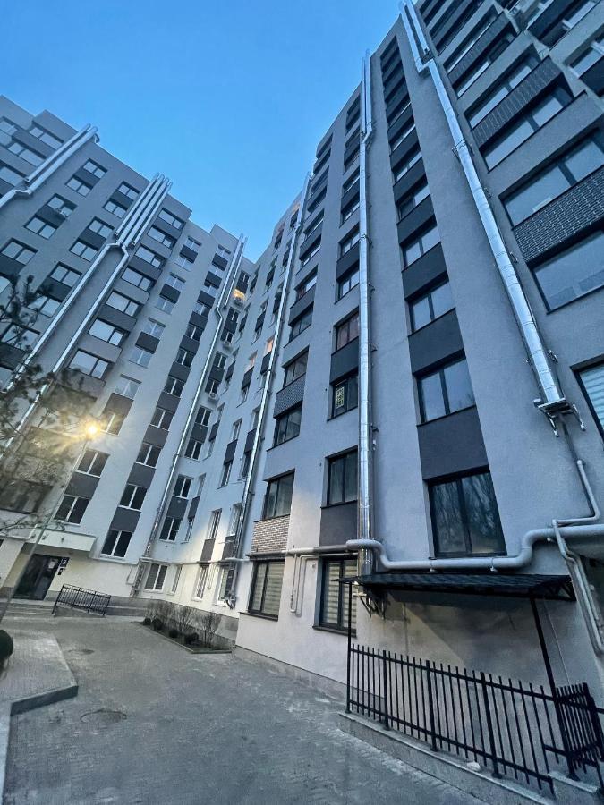 Beautiful Apartment In Kisinyov Kültér fotó